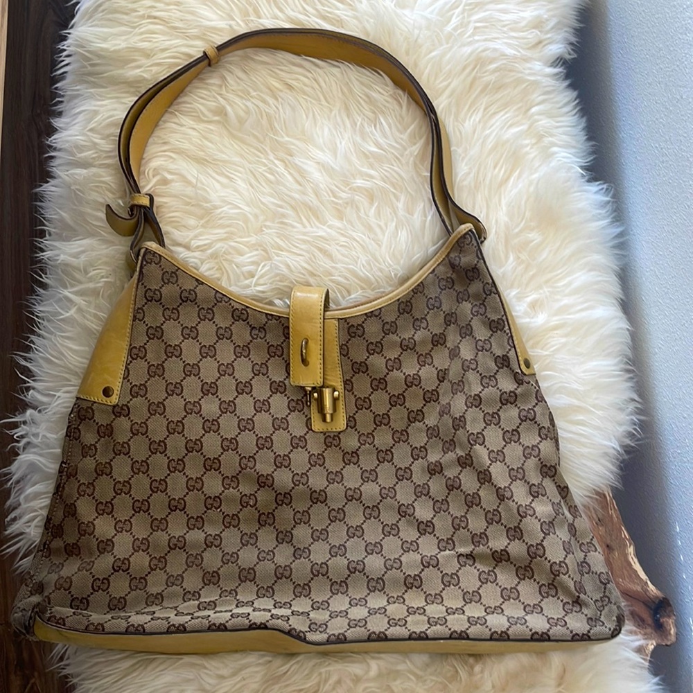 Gucci vintage large shoulder bag. Authentic but well worn